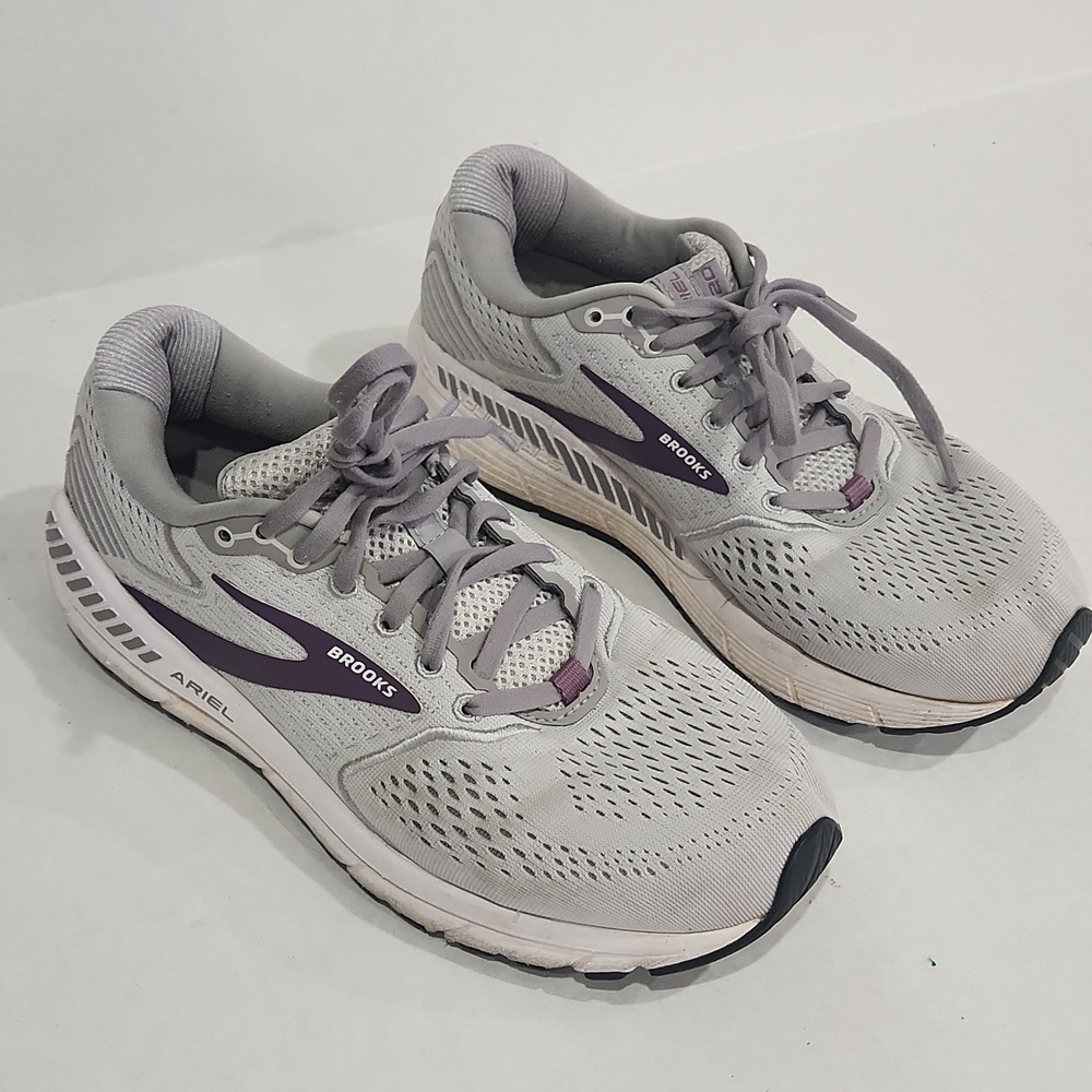 Brooks Ariel 20 Oyster Grape Women's Size 9 Shoes/Sneakers 1203151B009